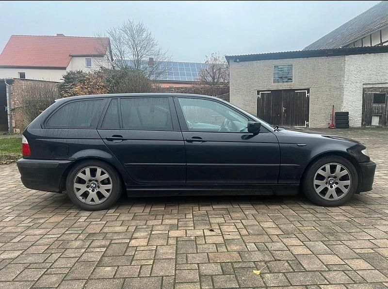 Gebraucht BMW 320 170 PS (125 kW) 2004 Schwarz Kombi