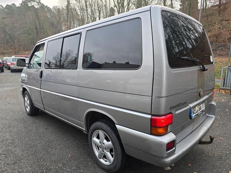 Gebraucht VW Multivan 151 PS (111 kW) 2000 Grau Van