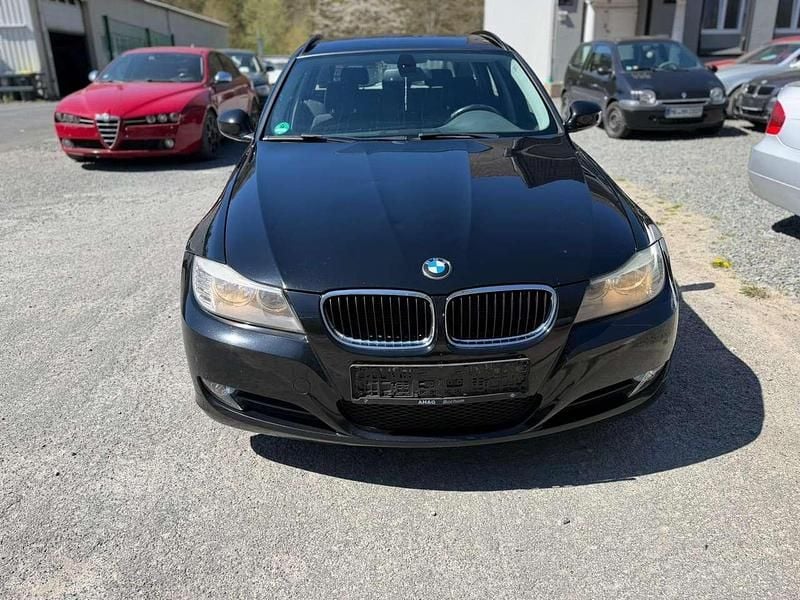 Second-hand BMW 318 143 CP (105 kW) 2012 Negru Break