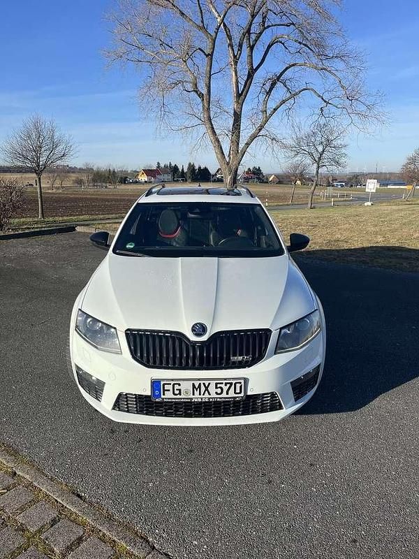 Gebraucht Skoda Octavia RS 210 PS (154 kW) 2016 Weiß Kleinwagen