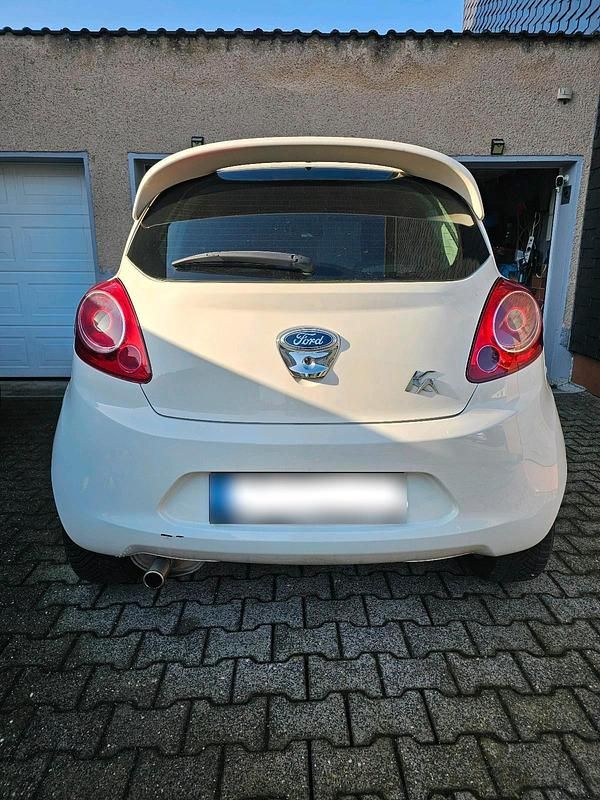 Gebraucht Ford Ka 69 PS (50 kW) 2011 Weiß Kleinwagen