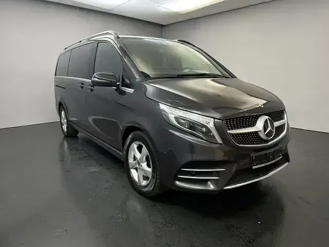 Gebraucht Mercedes V300 AMG line 237 PS (174 kW) 2022 Graphitgrau Van / Kleinbus