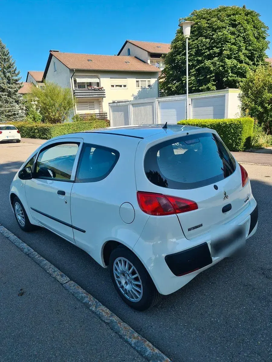 Gebraucht Mitsubishi Colt 75 PS (55 kW) 2008 Weiß Limousine
