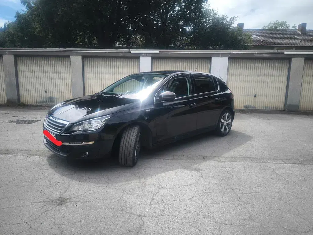 Gebraucht Peugeot 308 Access 131 PS (96 kW) 2015 Schwarz Limousine