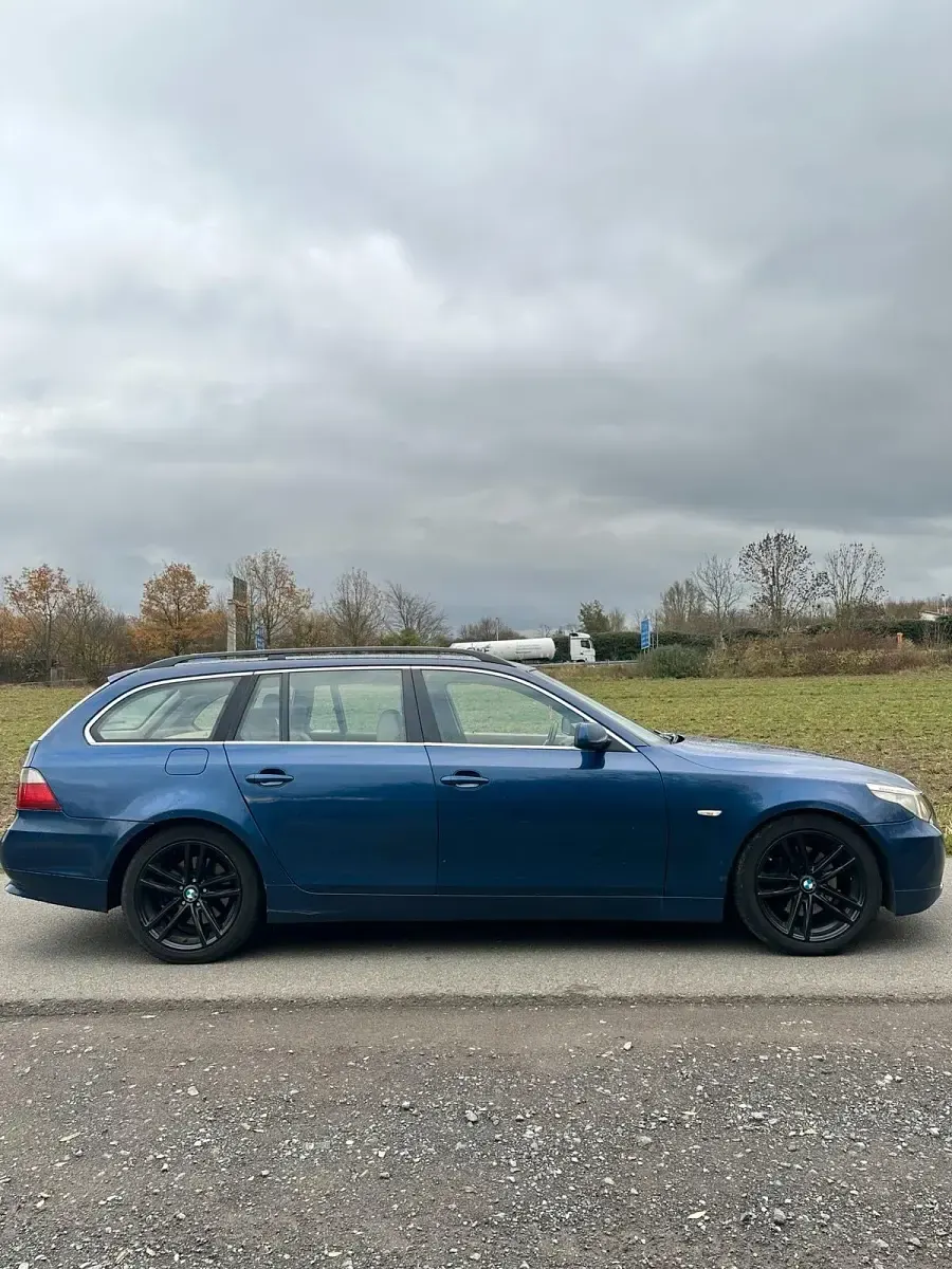 Second-hand BMW 530 218 CP (160 kW) 2004 Albastru Break