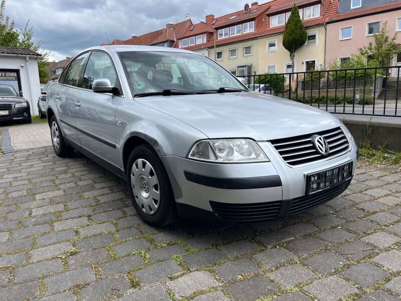 Gebraucht VW Passat Basis 102 PS (75 kW) 2001 Silber Limousine