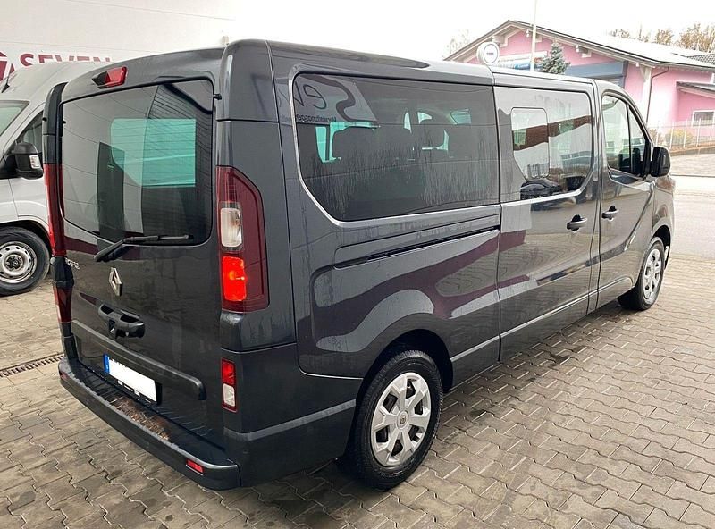 Gebraucht Renault Trafic 150 PS (110 kW) 2024 Grau Van / Kleinbus
