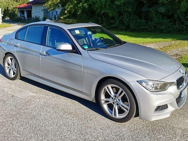 Silber Gebraucht 2013 BMW 328 M Sport Limousine | 13.900 € (Fairer Preis) - Bild 1/4