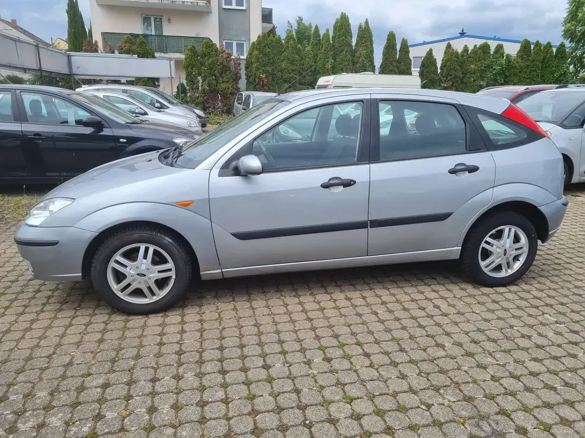 Gebraucht Ford Focus 116 PS (85 kW) 2004 Silber Limousine