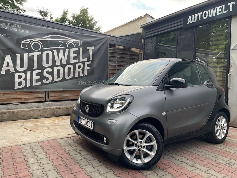 Grau Gebraucht 2015 Smart ForTwo Coupé Kleinwagen | 10.800 € (Fairer Preis) - Bild 1/4