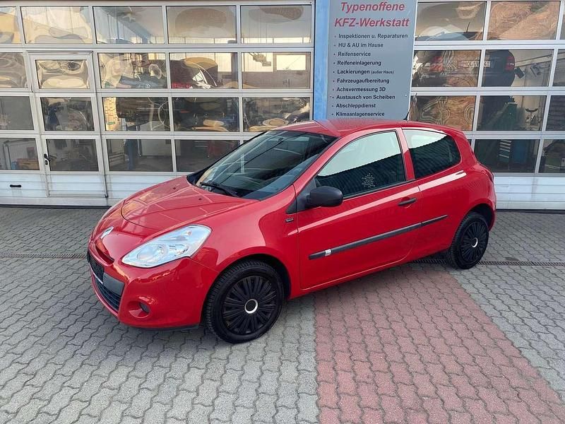 Gebraucht Renault Clio II 75 PS (55 kW) 2011 Rot Limousine