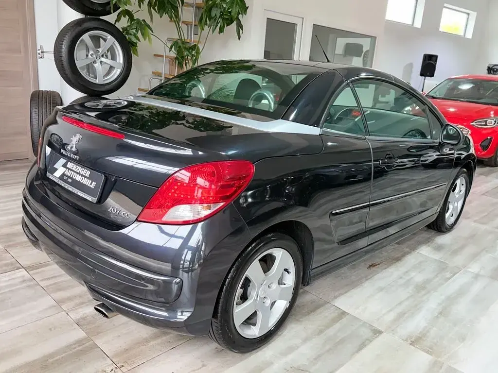 Gebraucht Peugeot 207 CC Active 120 PS (88 kW) 2013 Schwarz Cabrio