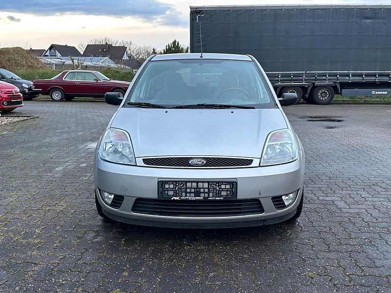 Gebraucht Ford Fiesta 2002 Silber Kleinwagen
