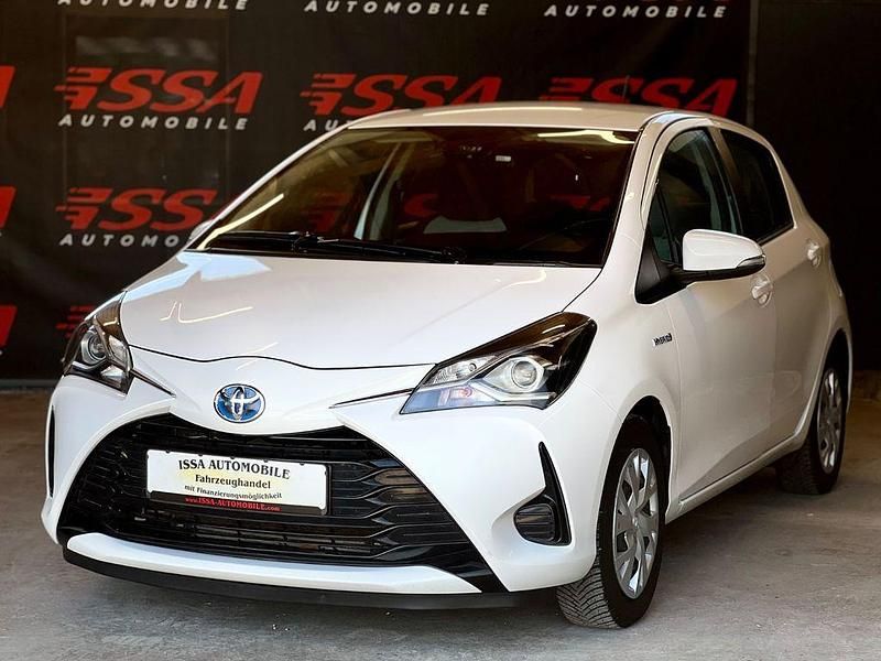 Weiß Gebraucht 2020 Toyota Yaris Hybrid Business Edition Limousine | 12.980 € (Fairer Preis) - Bild 1/4