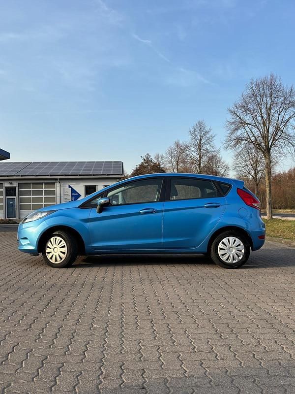 Gebraucht Ford Fiesta 82 PS (60 kW) 2009 Blau Kleinwagen