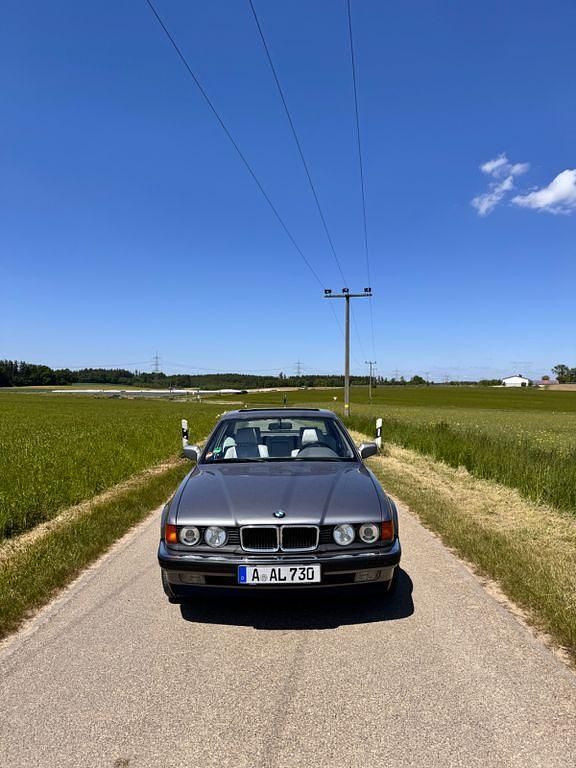 Gebraucht BMW 730 220 PS (161 kW) 1992 Grau Limousine