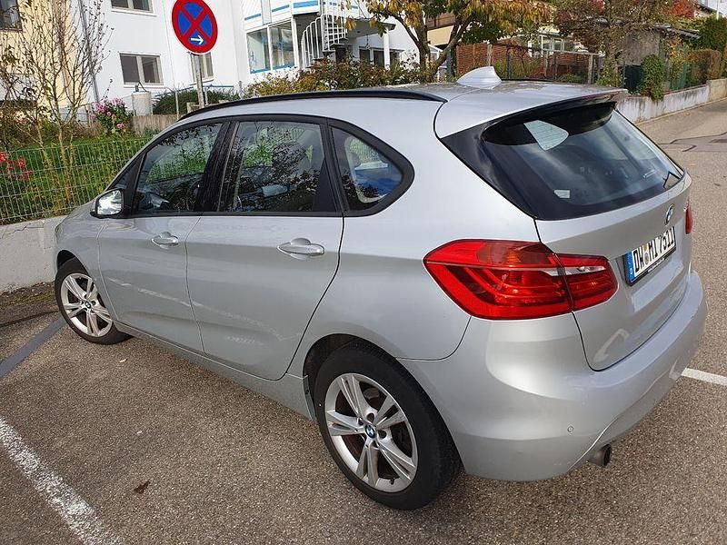 Gebraucht BMW 218 Advantage 136 PS (100 kW) 2016 Silber Kombi
