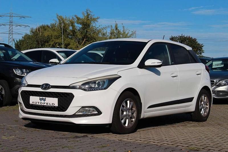 Weiß Gebraucht 2016 Hyundai i20 Trend Kleinwagen | 9.950 € (Fairer Preis) - Bild 1/4
