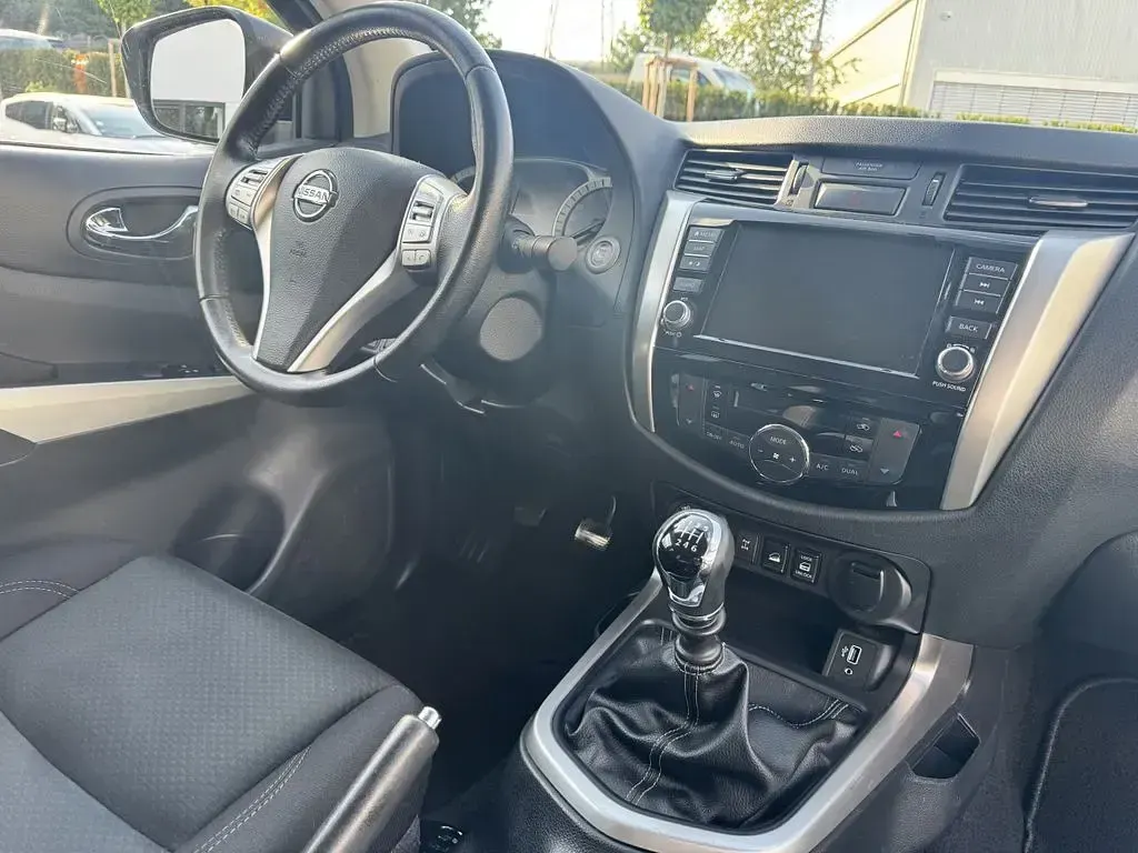 Gebraucht Nissan Navara N-Connecta 163 PS (119 kW) 2021 Grau Pickup