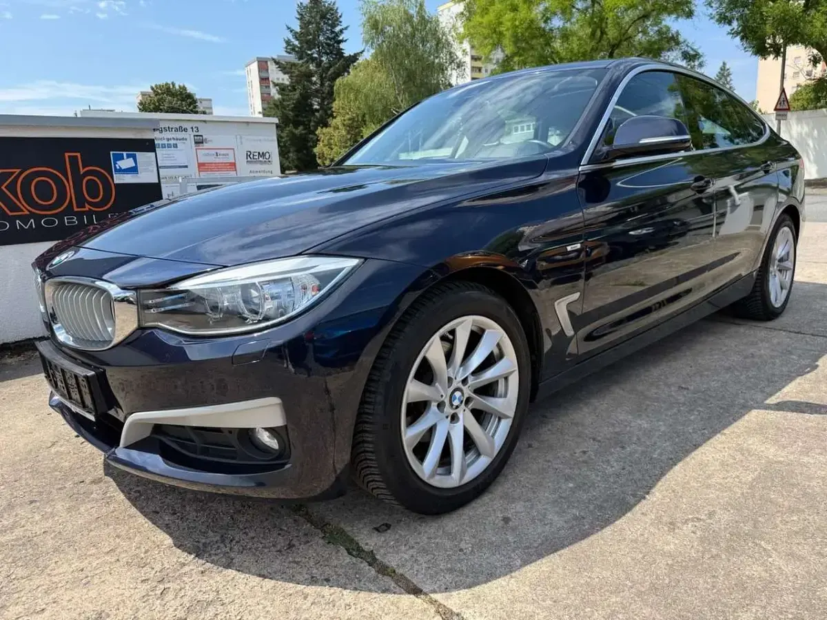 Gebraucht BMW 320 184 PS (135 kW) 2014 Imperialblau Limousine