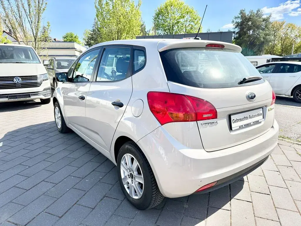 Gebraucht Kia Venga Vision 90 PS (66 kW) 2010 Silber Kleinwagen