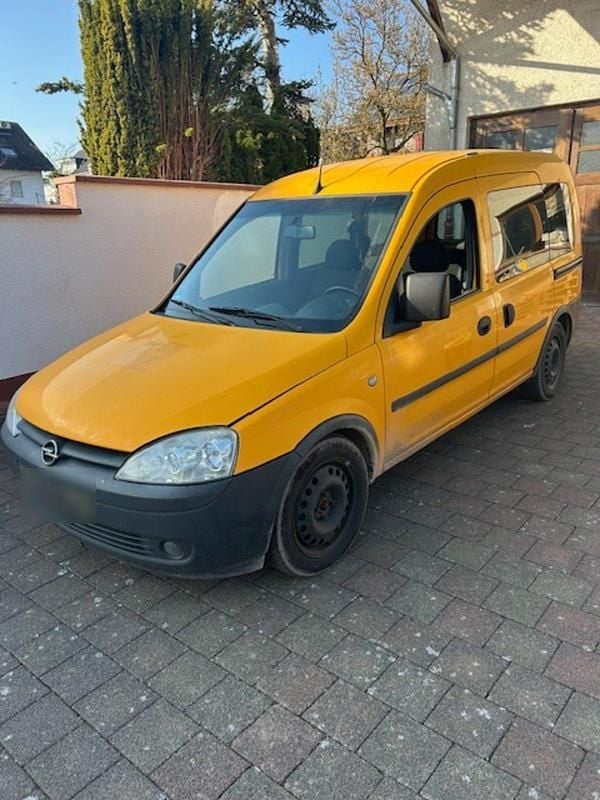 Second-hand Opel Combo 75 CP (55 kW) 2011 Galben Monovolum