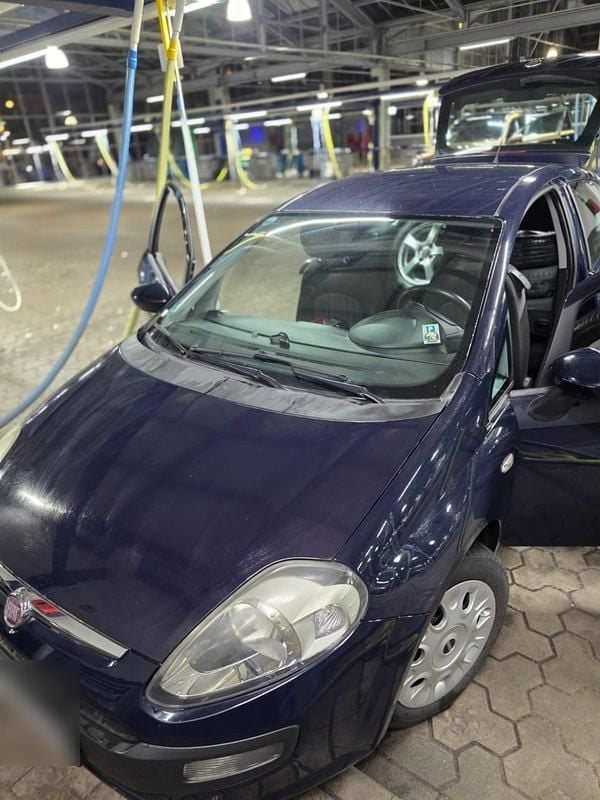 Gebraucht Fiat Punto 70 PS (51 kW) 2011 Blau Kleinwagen