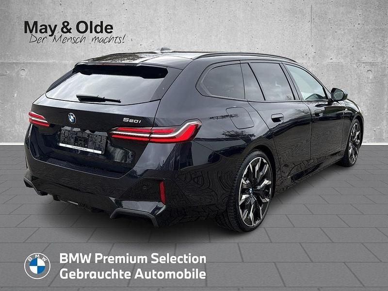 Gebraucht BMW 520 Performance 190 PS (139 kW) 2025 Schwarz Kombi
