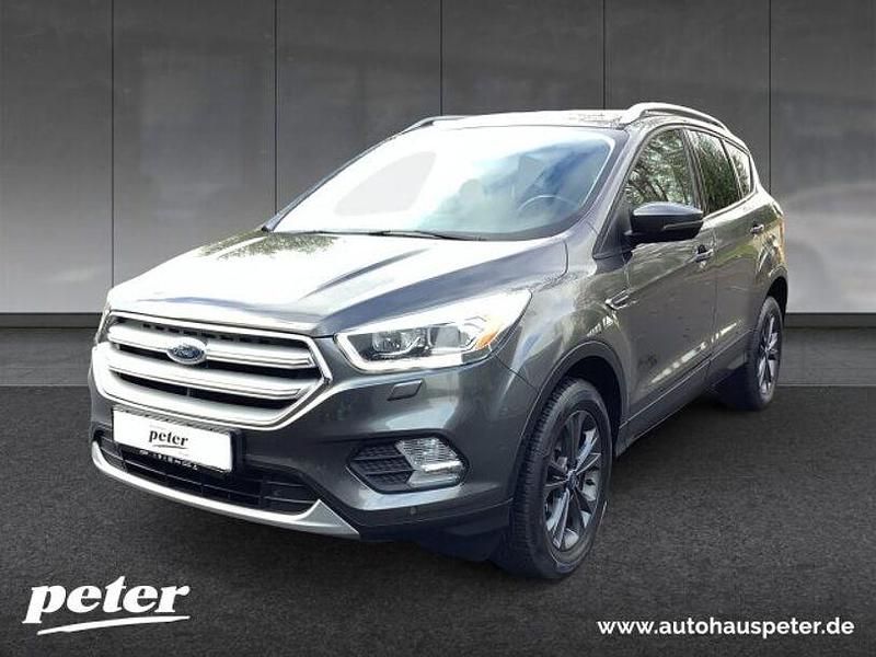 Grau Gebraucht 2017 Ford Kuga Titanium SUV | 10.840 € (Superpreis) - Bild 1/4