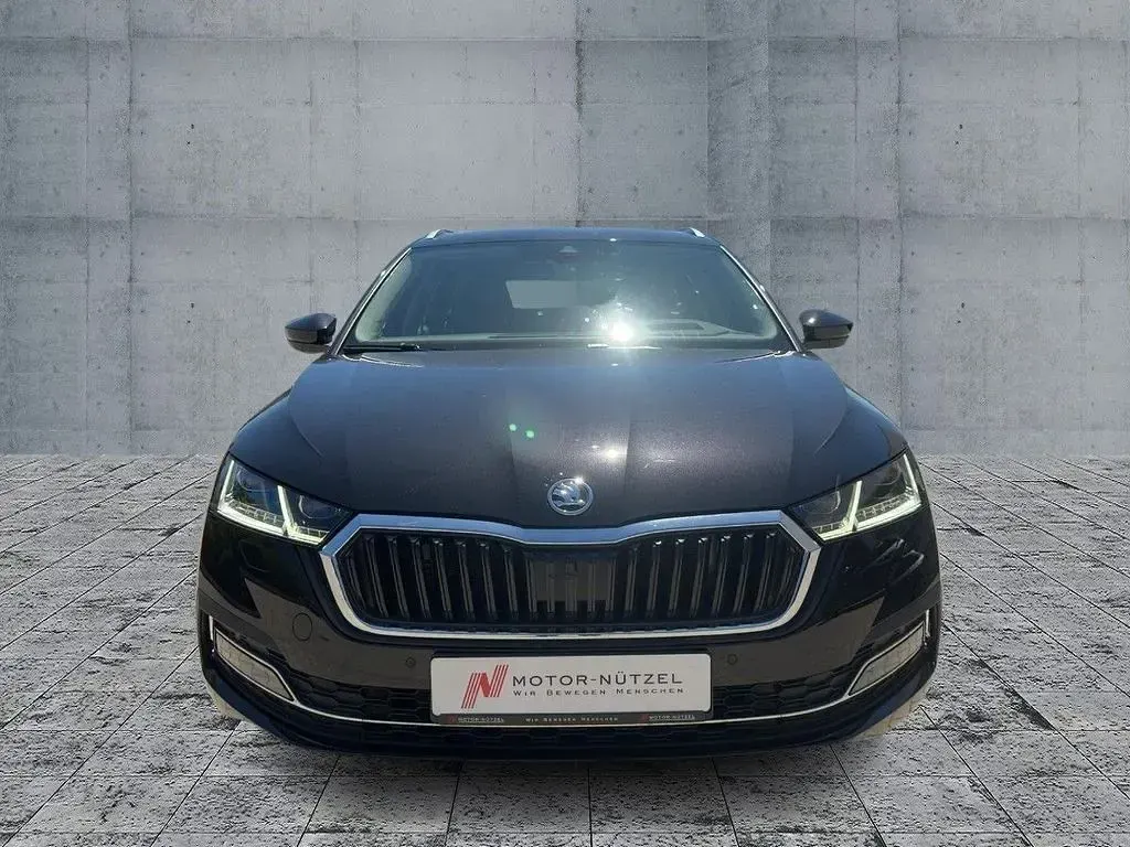 Gebraucht Skoda Octavia Style 190 PS (139 kW) 2022 Schwarzmagic perleffekt Kombi