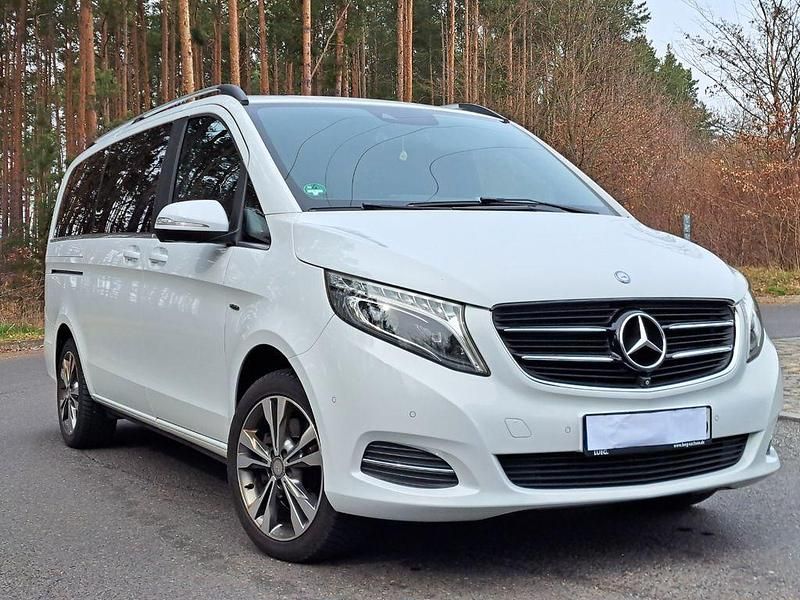 Gebraucht Mercedes V250 190 PS (139 kW) 2015 Weiß Van / Kleinbus