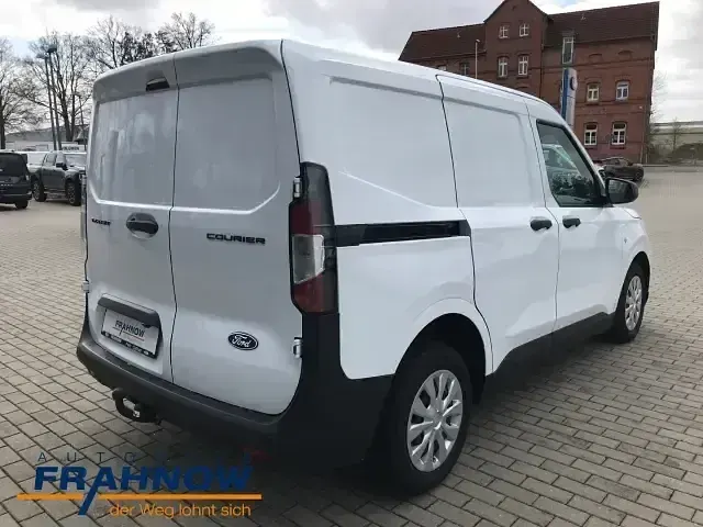 Gebraucht Ford Transit Trend 101 PS (74 kW) 2024 Frostweiß Van
