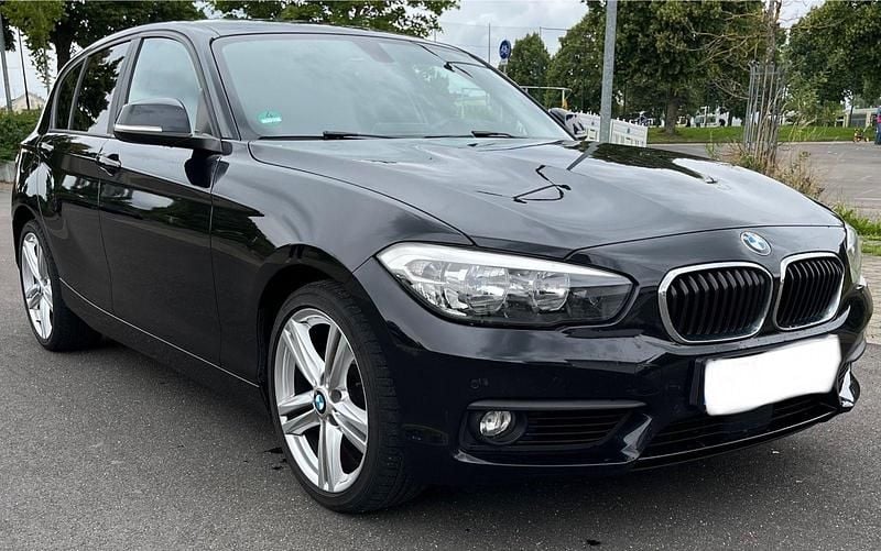 Schwarz Gebraucht 2019 BMW 118 Kleinwagen | 13.400 € (Guter Preis) - Bild 1/4