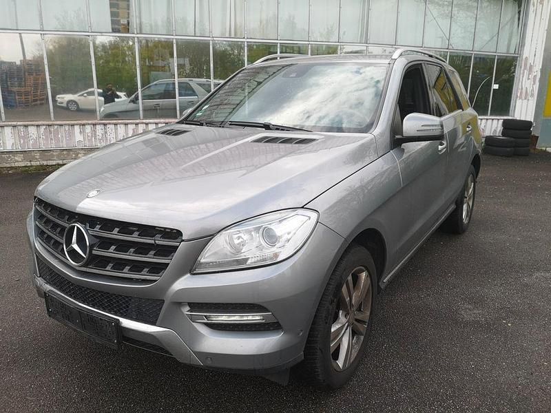 Gebraucht Mercedes ML250 204 PS (150 kW) 2014 Silber SUV