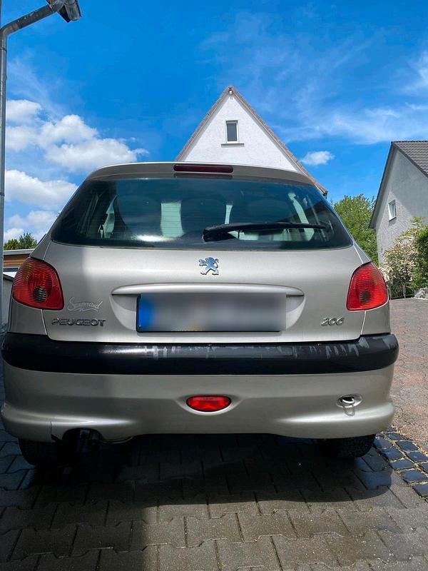 Silber Gebraucht 2004 Peugeot 206 Kleinwagen | 550 € (Guter Preis) - Bild 1/4