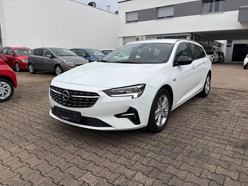 Weiß Gebraucht 2022 Opel Insignia Business Kombi | 14.995 € (Guter Preis) - Bild 1/4