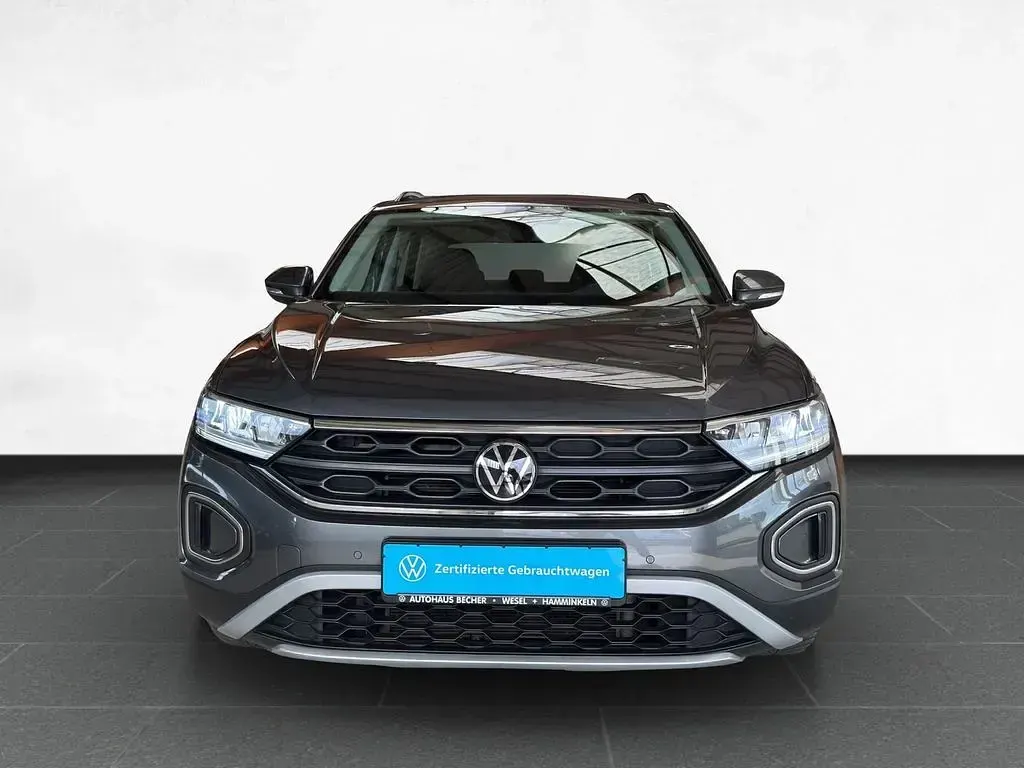 Second-hand VW T-Roc Life 110 CP (80 kW) 2022 Gri SUV