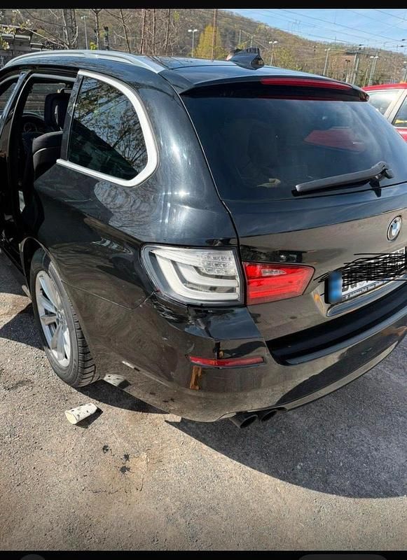 Gebraucht BMW 520 184 PS (135 kW) 2013 Schwarz Limousine