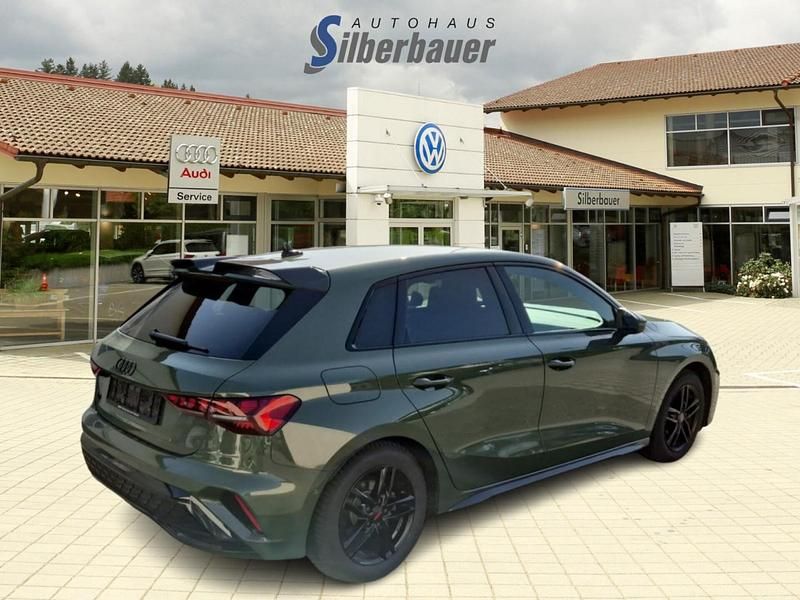 Gebraucht Audi A3 S-Line 150 PS (110 kW) 2024 Grün Limousine