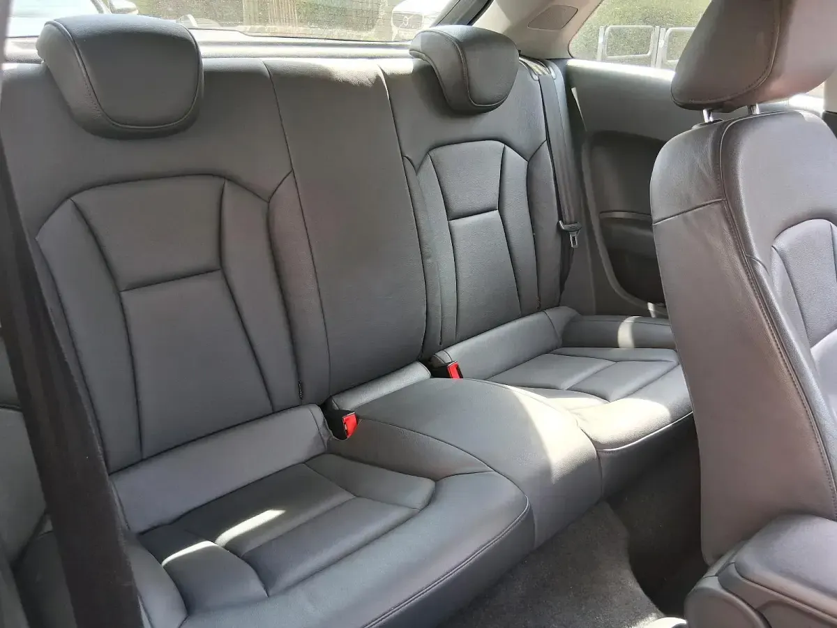 Gebraucht Audi A1 Attraction 122 PS (89 kW) 2013 Rot Kleinwagen