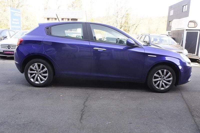 Gebraucht Alfa Romeo Giulietta Super 120 PS (88 kW) 2016 Blau Kleinwagen