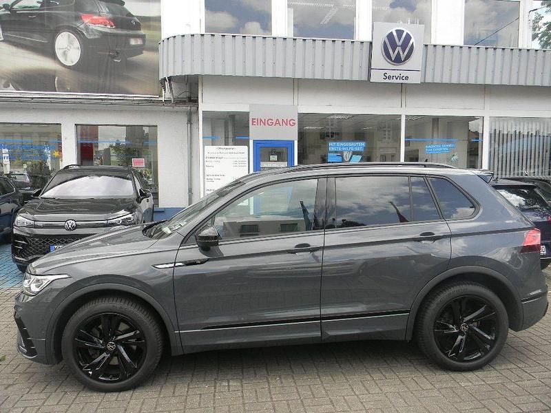 Grau Gebraucht 2023 VW Tiguan Style SUV | 33.798 € (Superpreis) - Bild 1/4