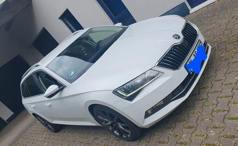 Usado Skoda Superb 190 HP (139 kW) 2016 Branco Sedan