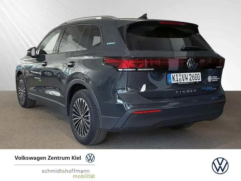 Gebraucht VW Tiguan 131 PS (96 kW) 2026 Uranograu SUV