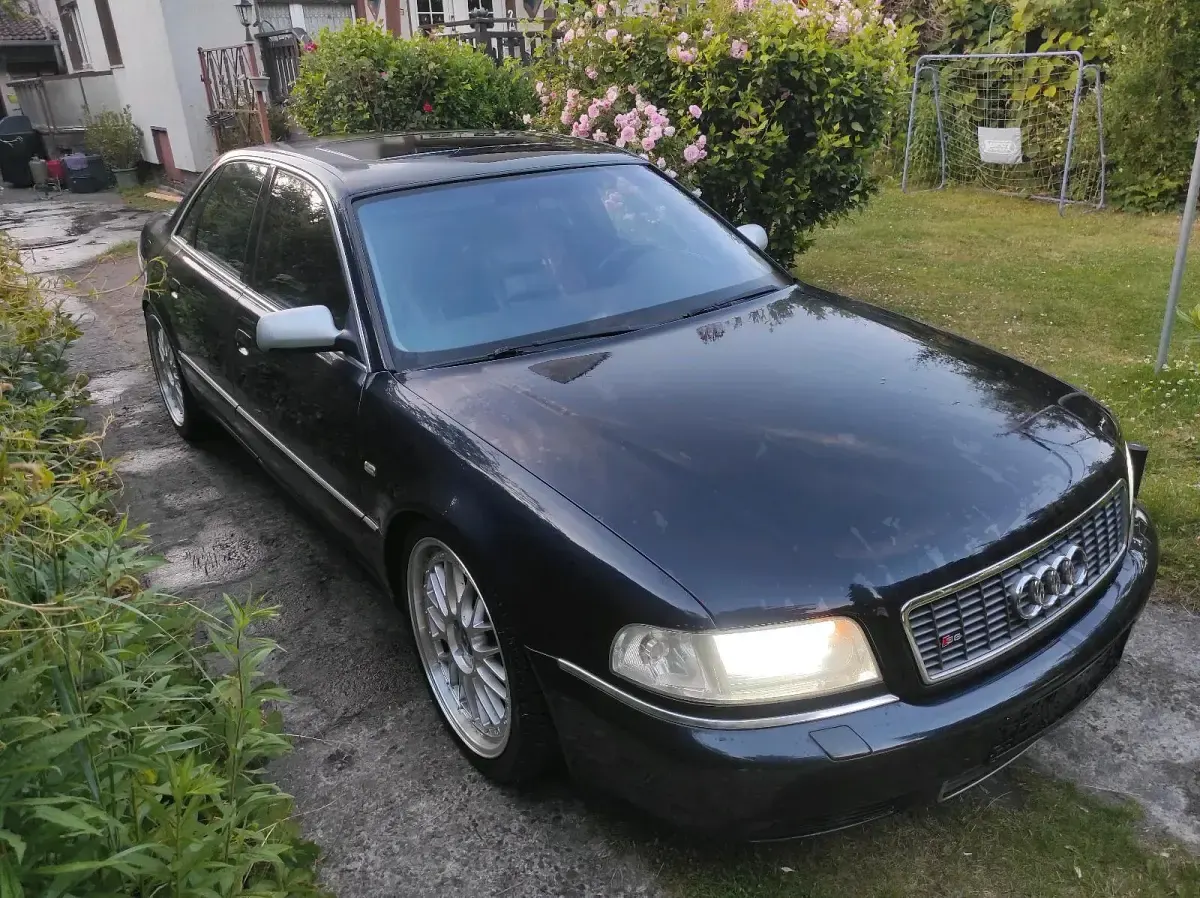 Gebraucht Audi A8 310 PS (228 kW) 2001 Blau Limousine