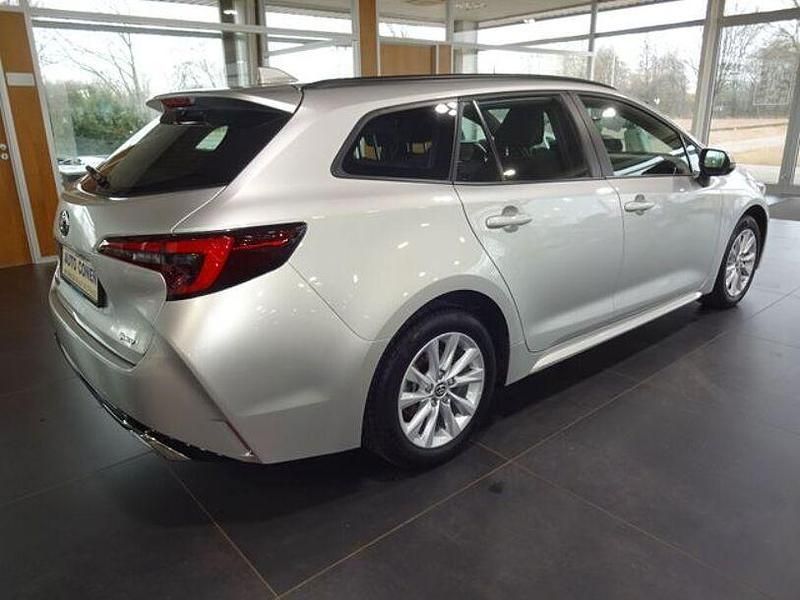 Gebraucht Toyota Corolla Active 140 PS (102 kW) 2024 Precious silver Kombi