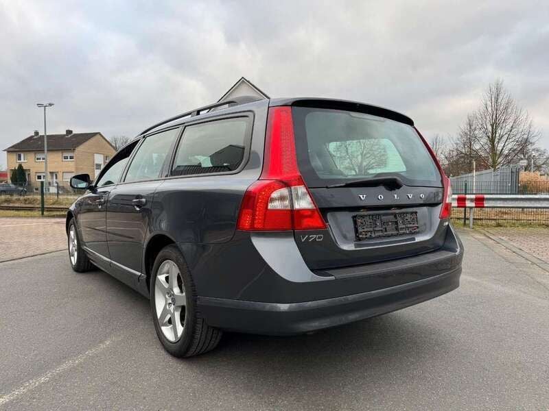 Grau Gebraucht 2008 Volvo V70 Kombi | 5.500 € (Superpreis) - Bild 1/4