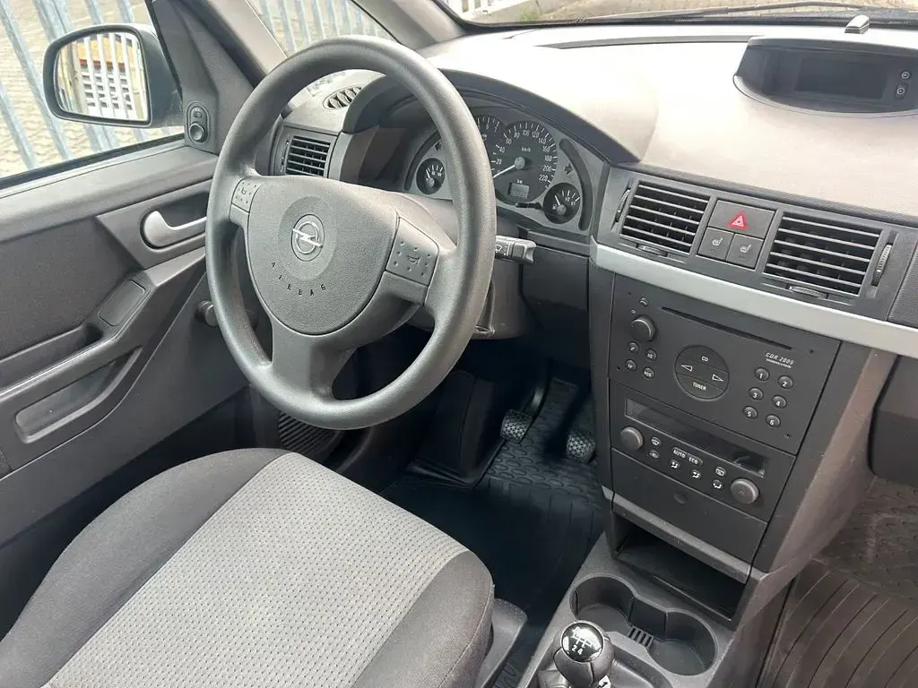 Używany Opel Meriva 101 KM (74 kW) 2005 Srebrny Minivan