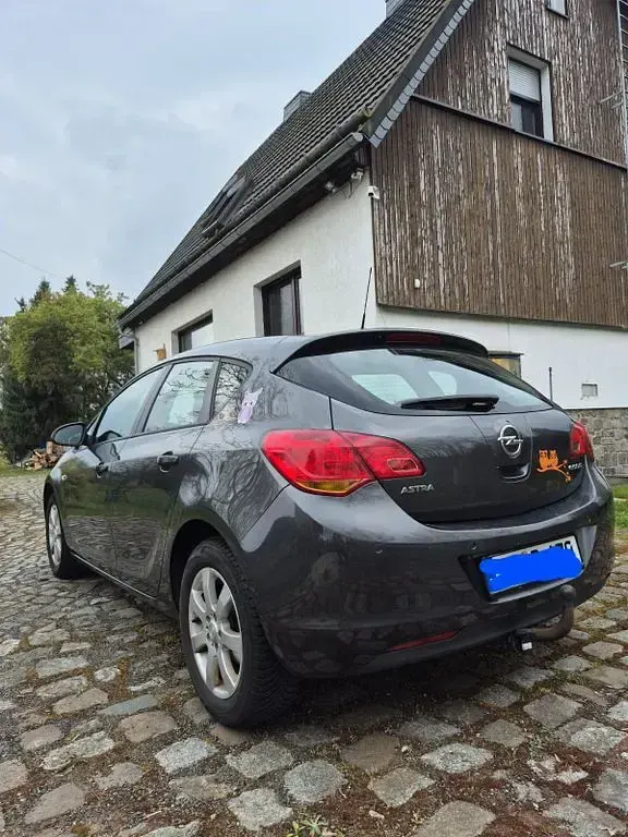 Gebraucht Opel Astra Edition 87 PS (63 kW) 2010 Limousine