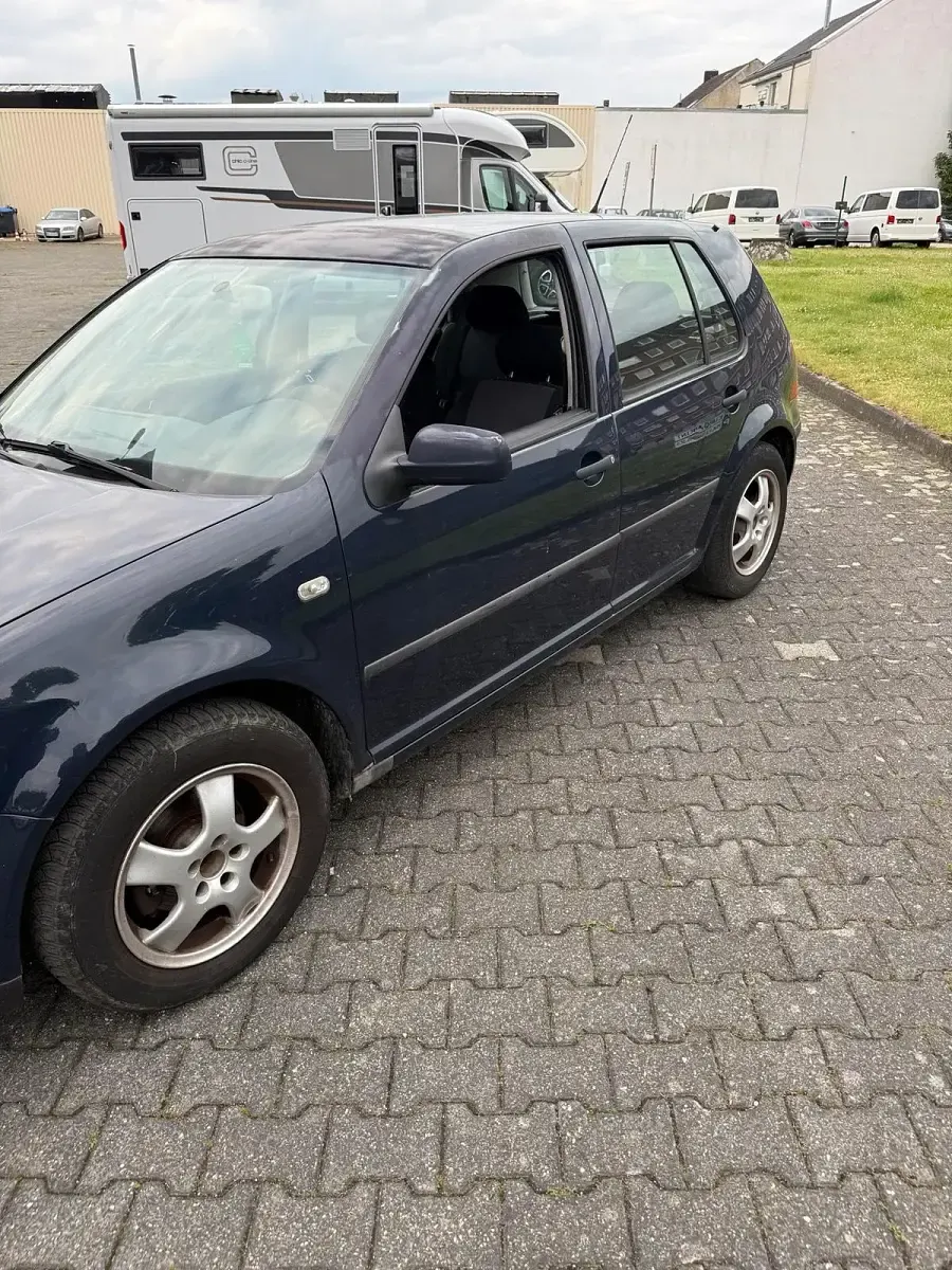 Gebraucht VW Golf IV 102 PS (75 kW) 2000 Blau Kleinwagen